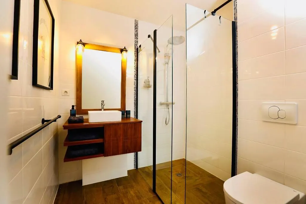 Daire Appartement Etang Zabricot - Vue Sur La Marina Fort-de-France